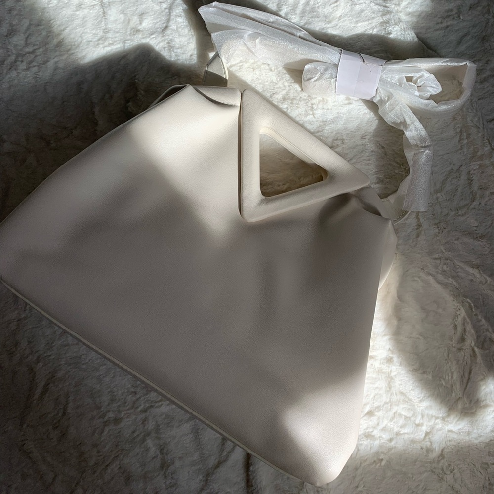 Handbag 👜 - Picture 2 of 12